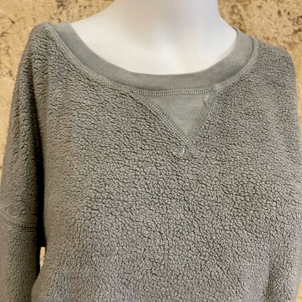 green AE pullover